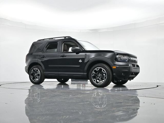 Certified 2025 Ford Bronco Sport Outer Banks w/ Outer Banks Tech Package+ AWD/4WD image 33