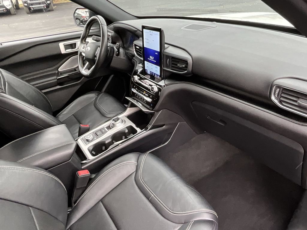 Used 2021 Ford Explorer ST w/ ST Street Pack image 11