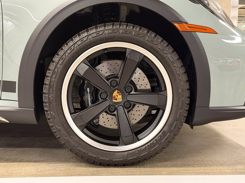 Used 2024 Porsche 911 Dakar AWD/4WD image 3
