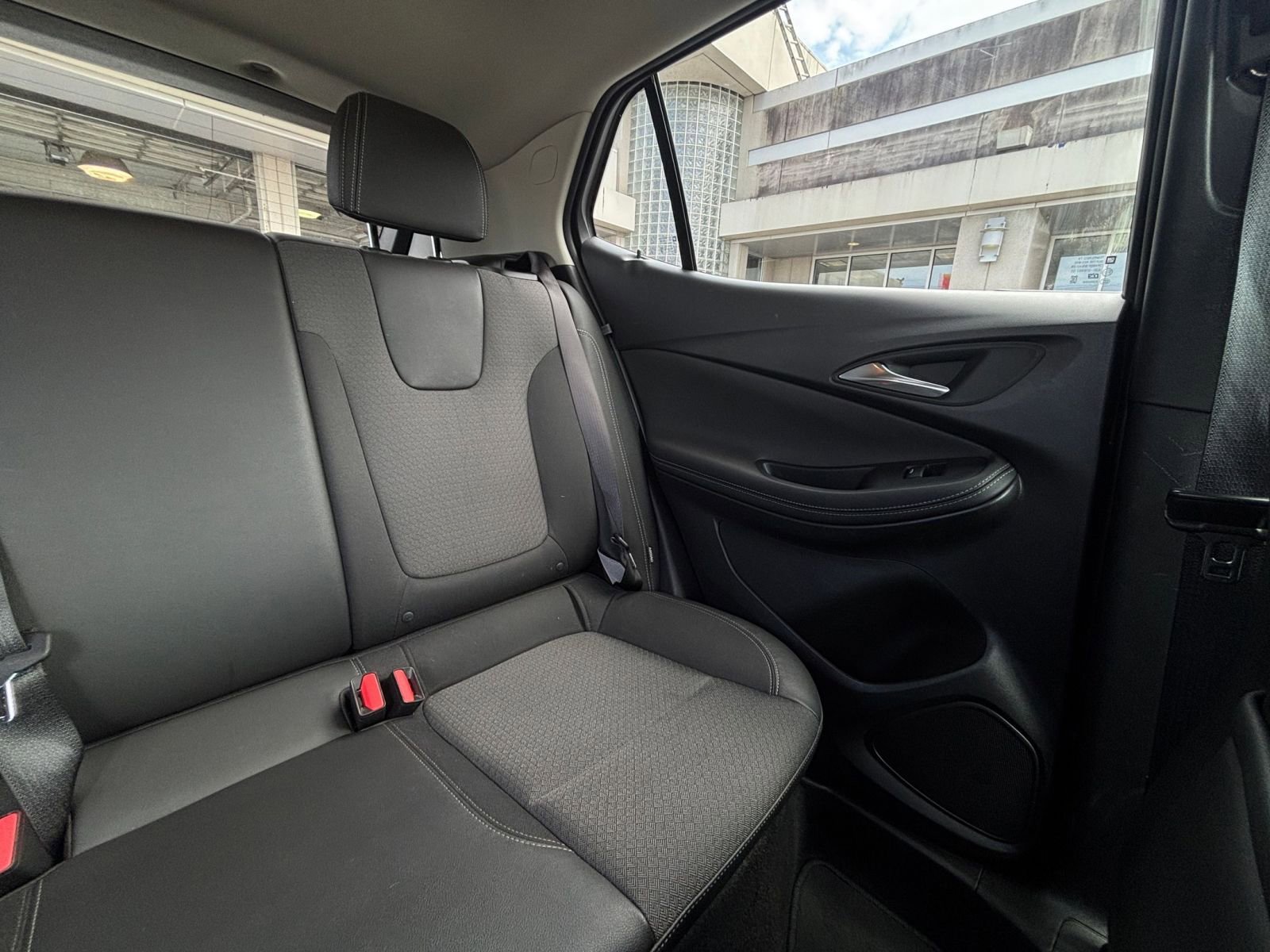 Used 2025 Buick Encore GX Preferred FWD image 37