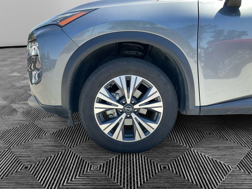 Used 2023 Nissan Rogue SV image 37