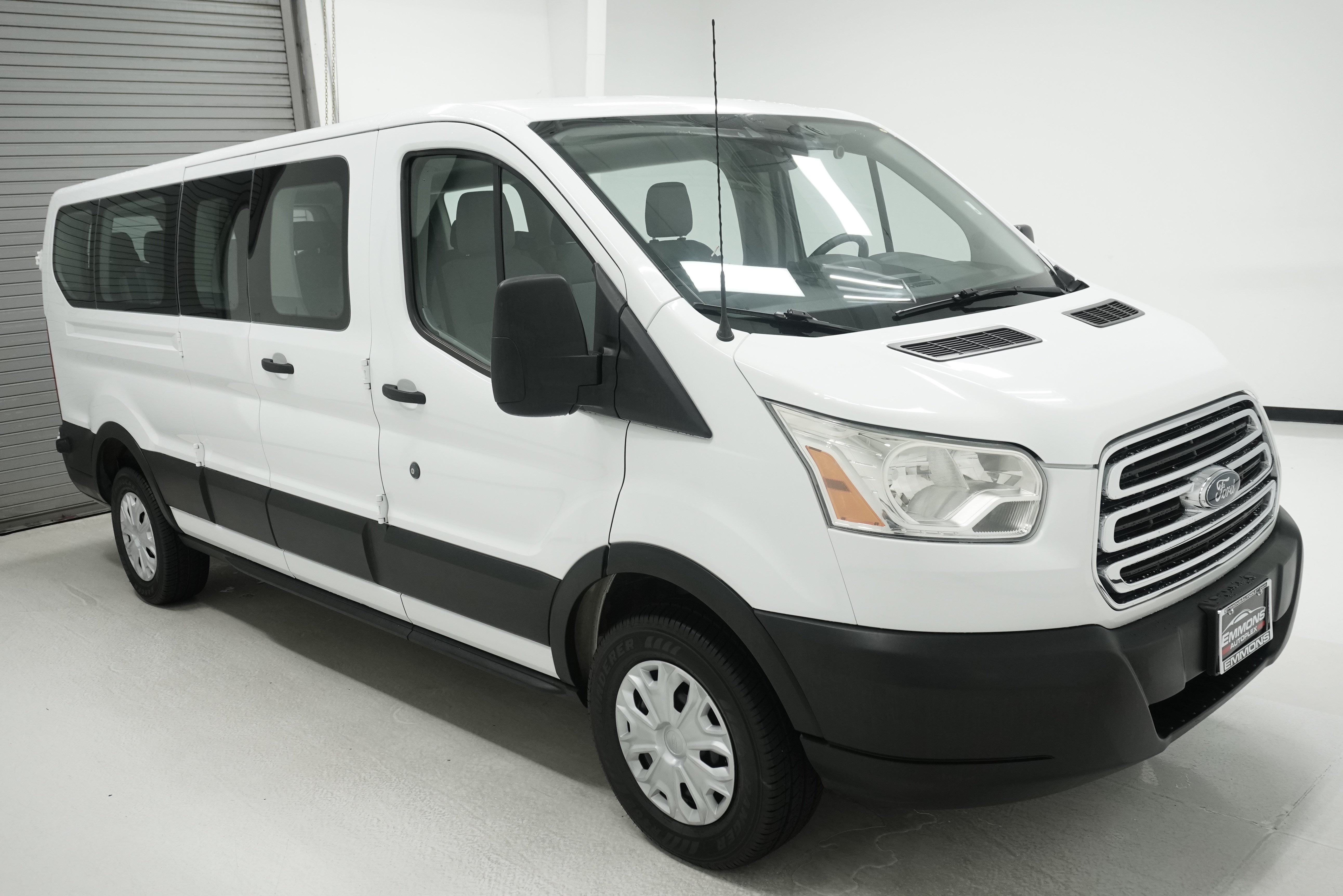 Used 2015 Ford Transit 350 XLT RWD image 2