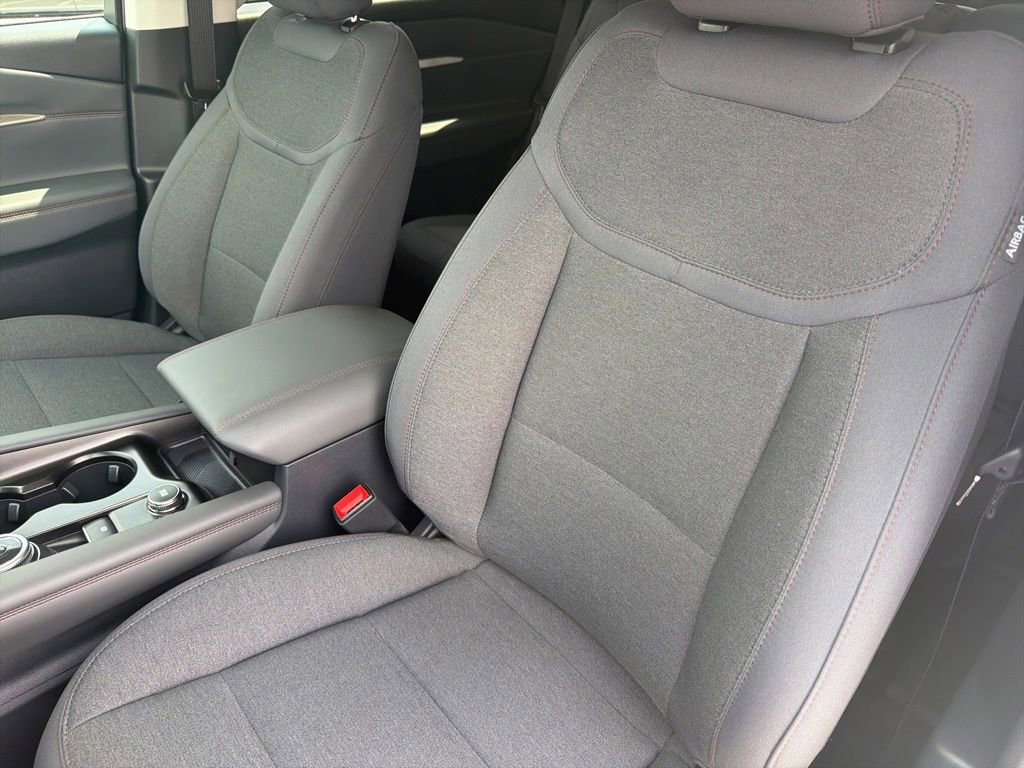 Used 2025 Ford Explorer Active RWD image 22