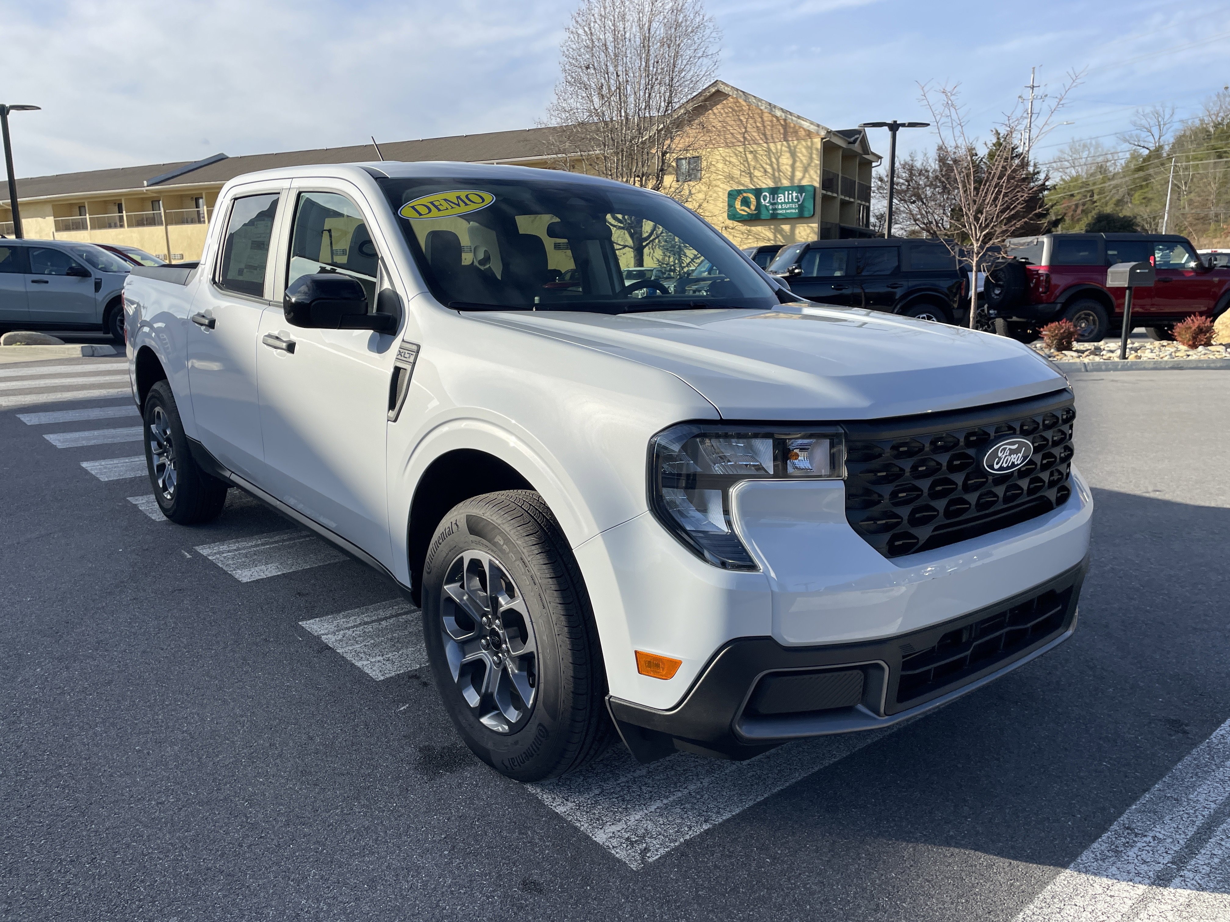 New 2025 Ford Maverick XLT w/ XLT Luxury Package AWD/4WD image 3