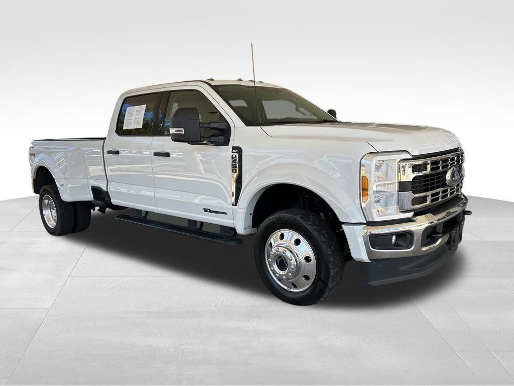 Used 2025 Ford F450 XLT image 2