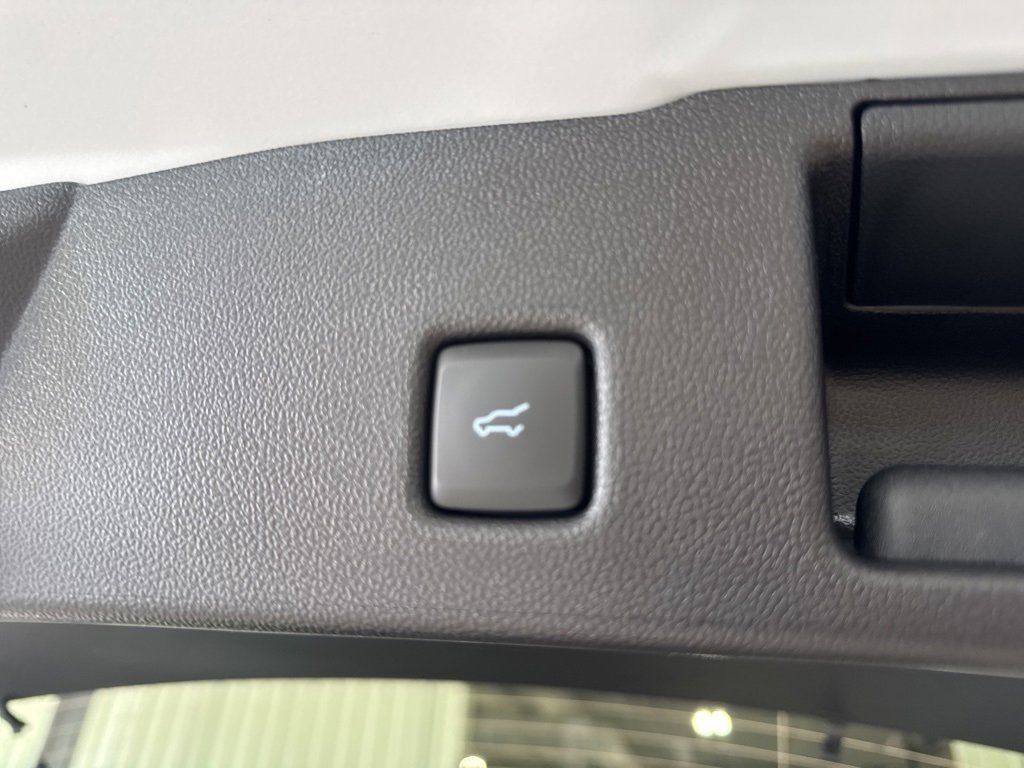 New 2025 Ford Escape SE w/ PHEV Premium Package image 39