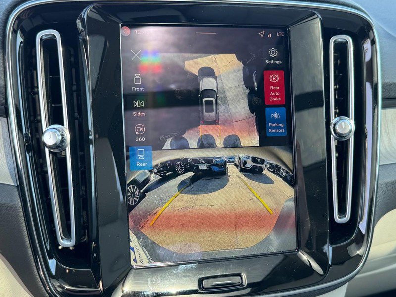 New 2026 Volvo XC40 B4 Plus w/ Climate Package image 15