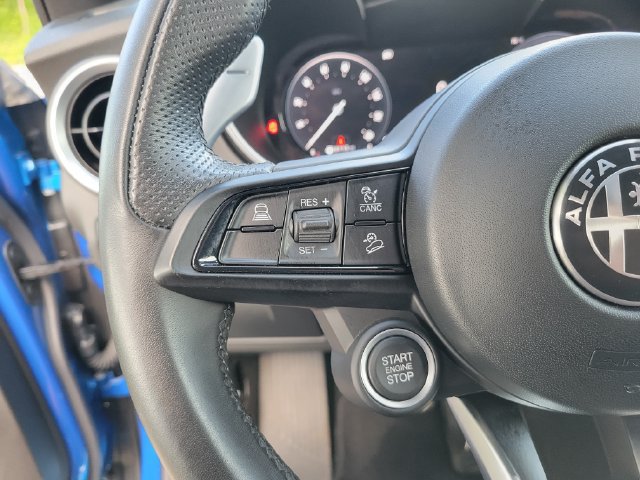 Used 2024 Alfa Romeo Stelvio Veloce AWD/4WD image 32