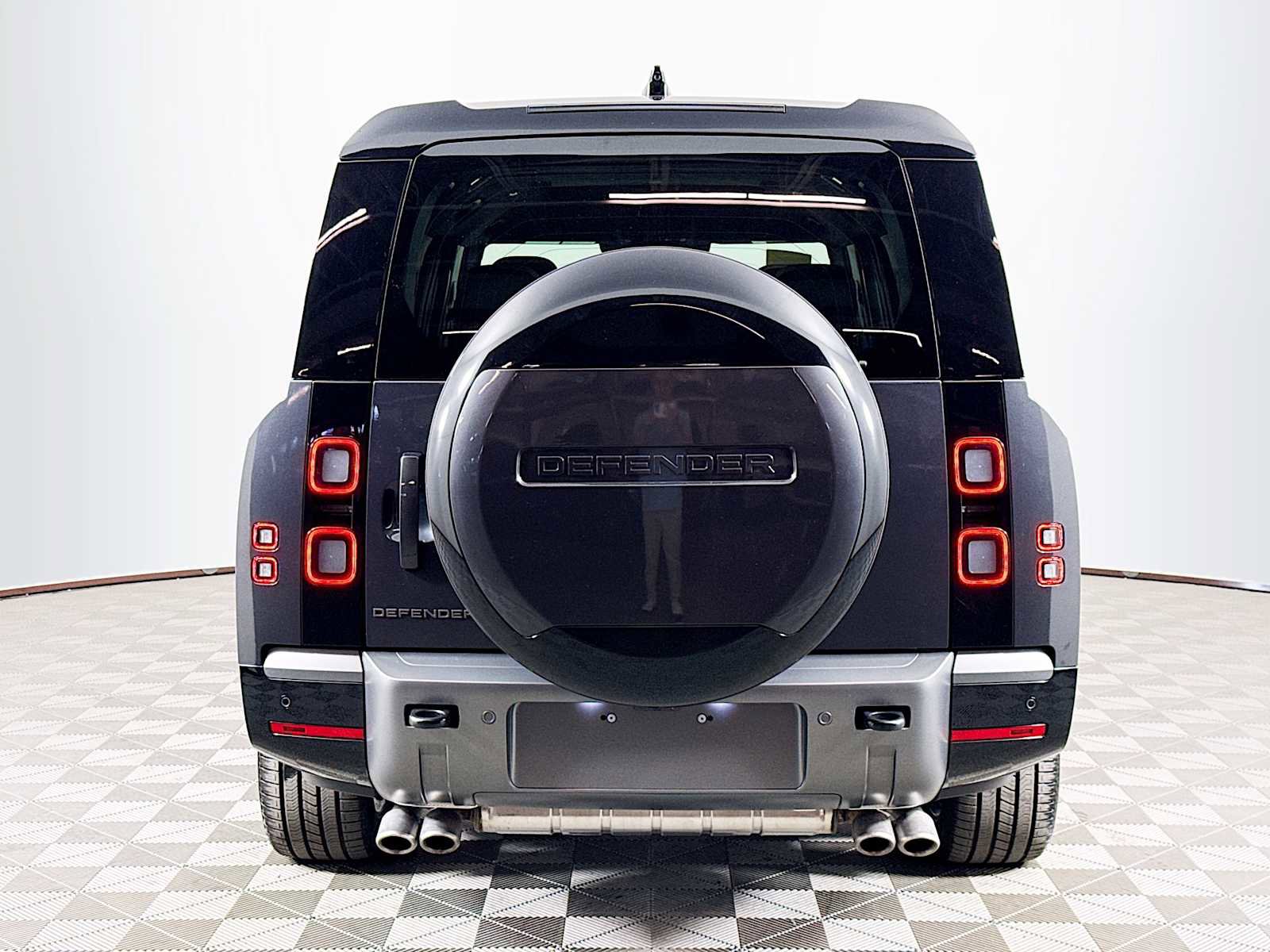 New 2026 Land Rover Defender 130 V8 AWD/4WD image 6