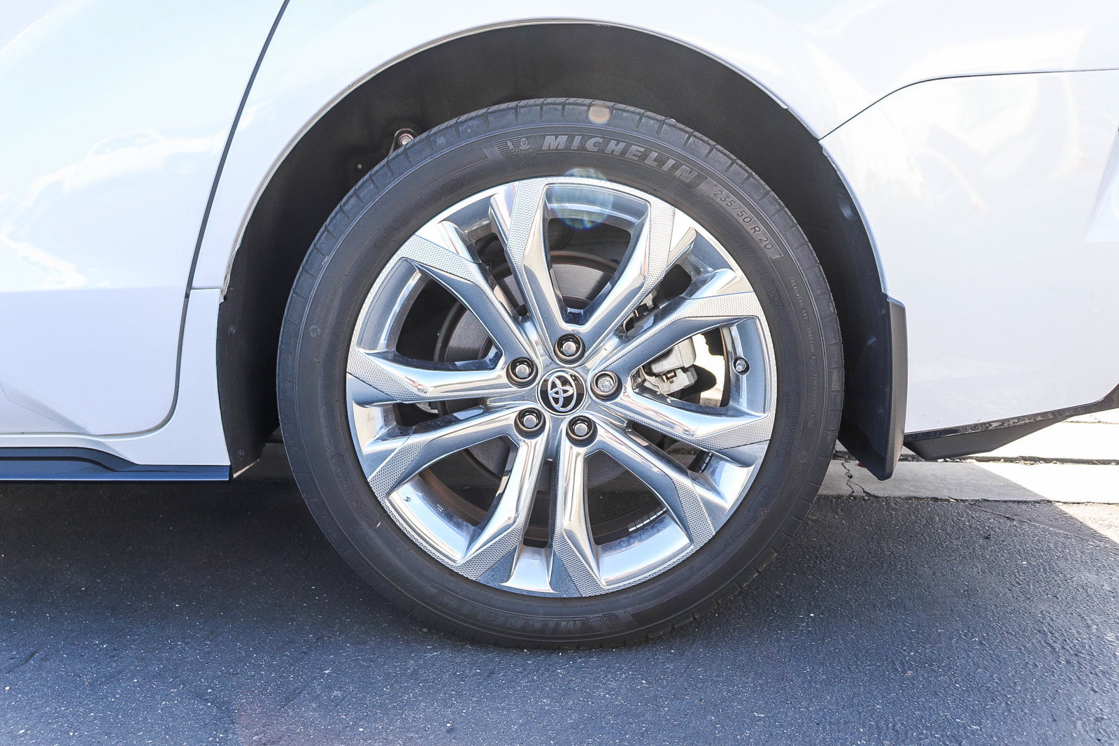 Used 2024 Toyota Sienna Platinum FWD image 11