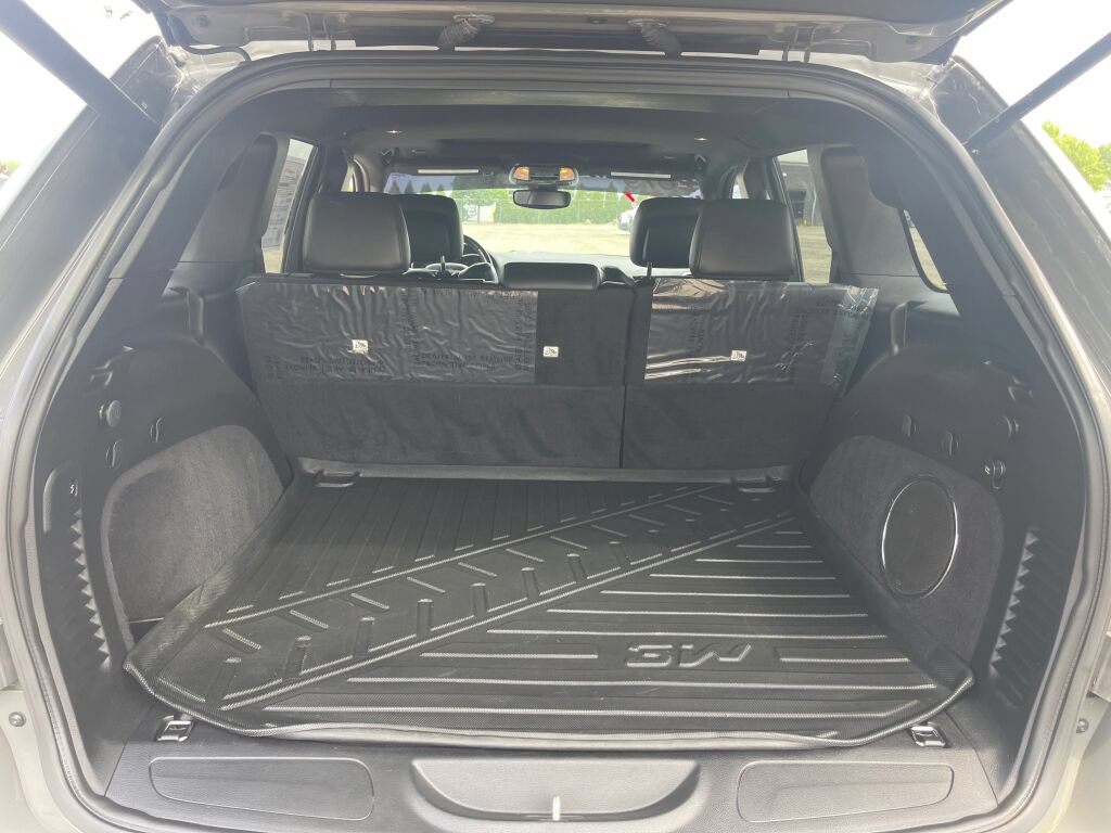 Used 2019 Jeep Grand Cherokee Altitude AWD/4WD image 27