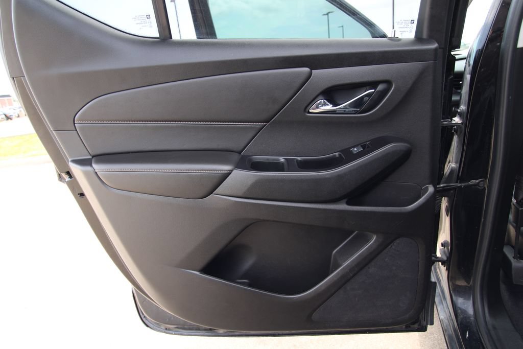 Used 2019 Chevrolet Traverse LT w/ LPO, Blackout Package AWD/4WD image 41