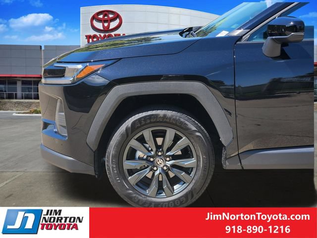 Used 2026 Toyota RAV4 XLE Premium FWD image 9