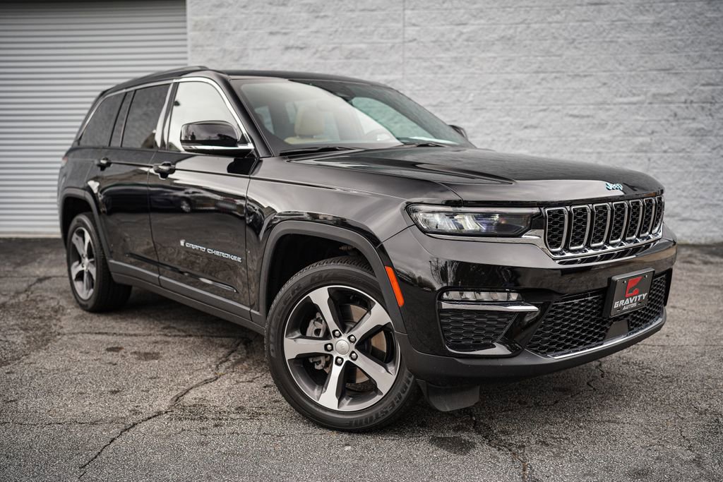 Used 2023 Jeep Grand Cherokee 4WD 4xe w/ Luxury Tech Group II image 9