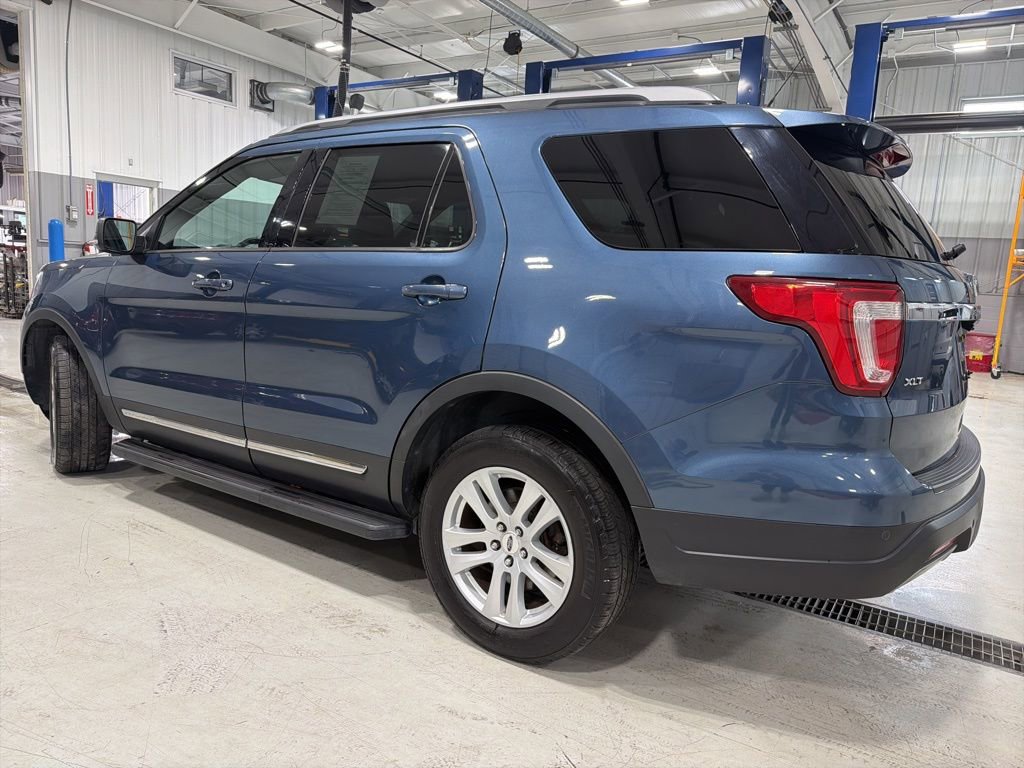 Used 2019 Ford Explorer XLT w/ Equipment Group 202A image 4