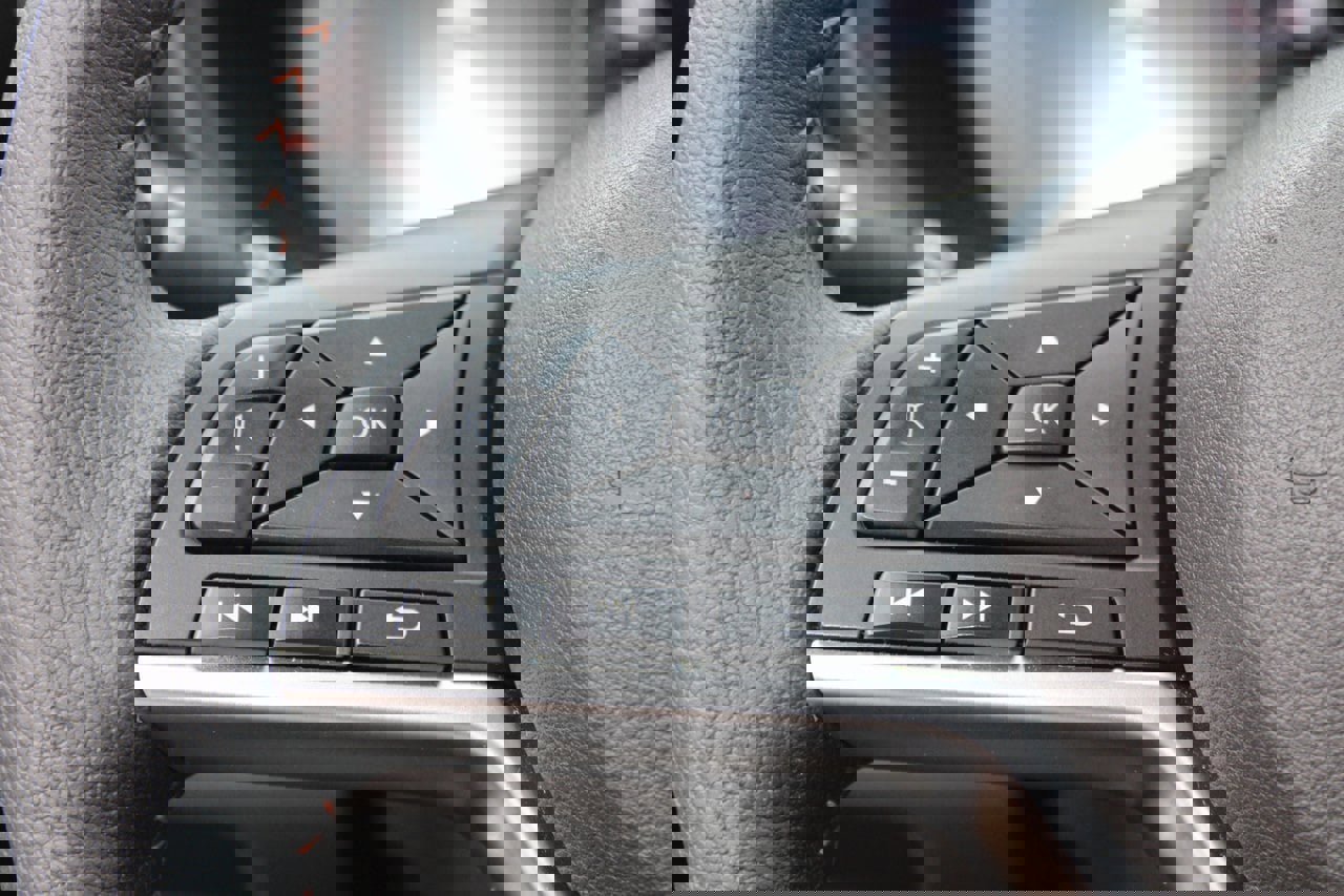 Used 2024 Nissan Kicks SR image 12