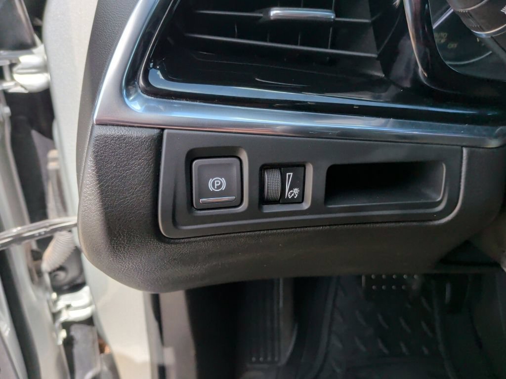 Used 2020 Cadillac XT6 Premium Luxury FWD image 16