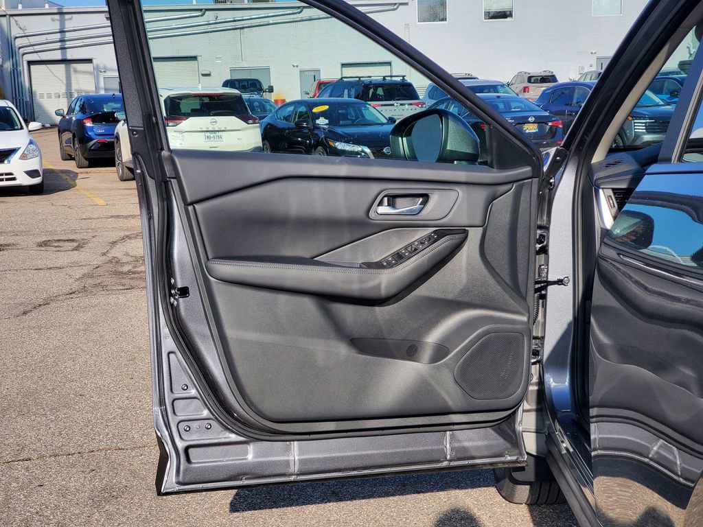 New 2026 Nissan Rogue SV w/ Cold Weather Package image 15