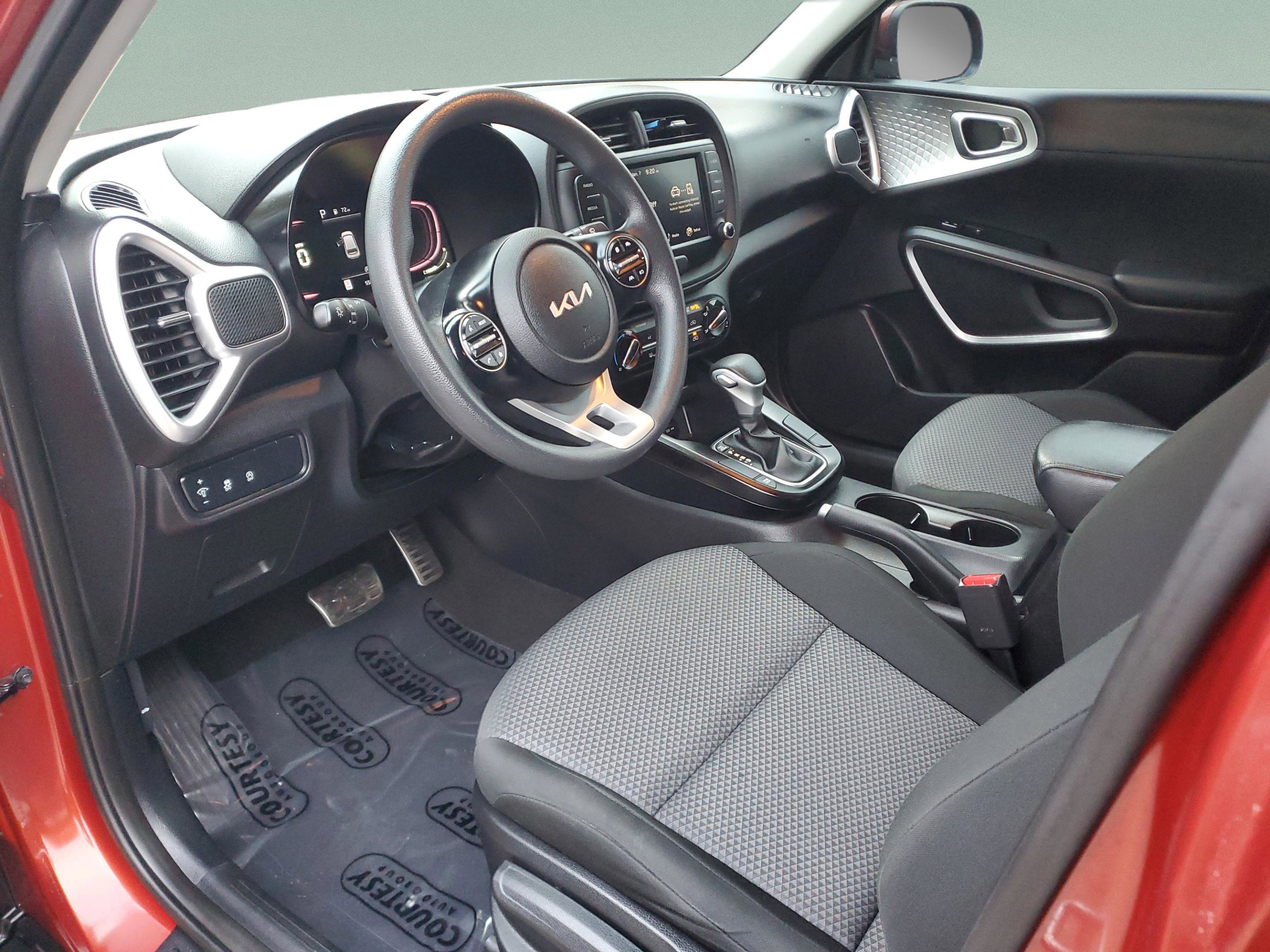 Certified 2023 Kia Soul LX w/ LX Technology Package image 12