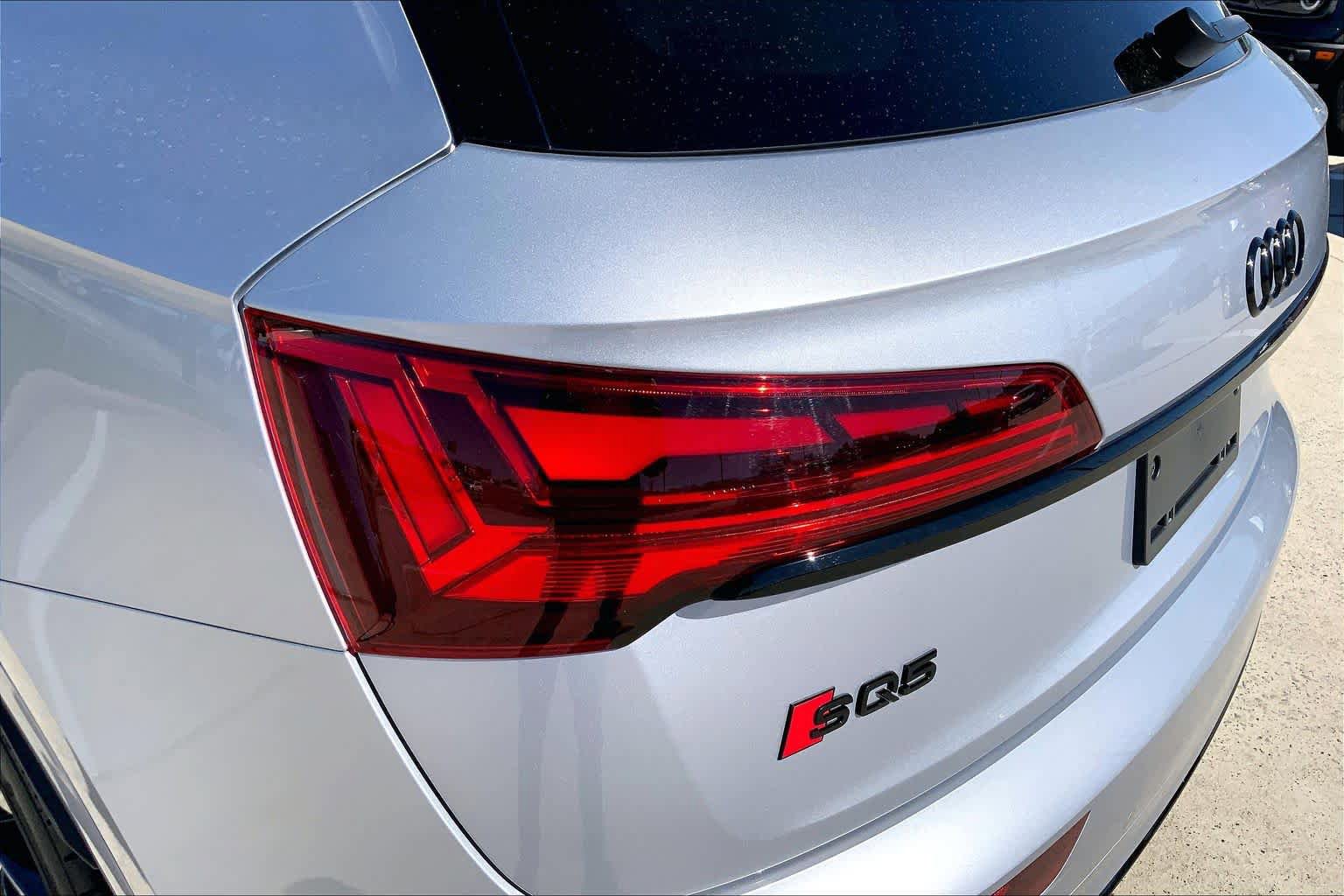 Used 2022 Audi SQ5 Premium Plus w/ Premium Plus Package AWD/4WD image 28