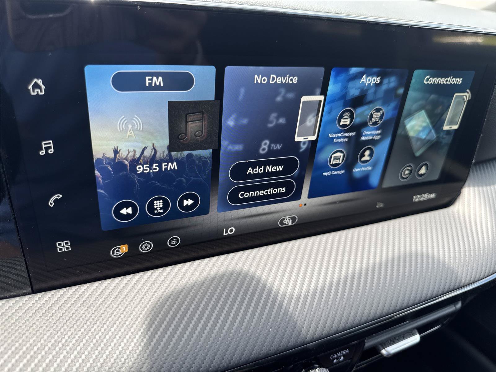New 2026 Nissan Kicks SR AWD/4WD image 24