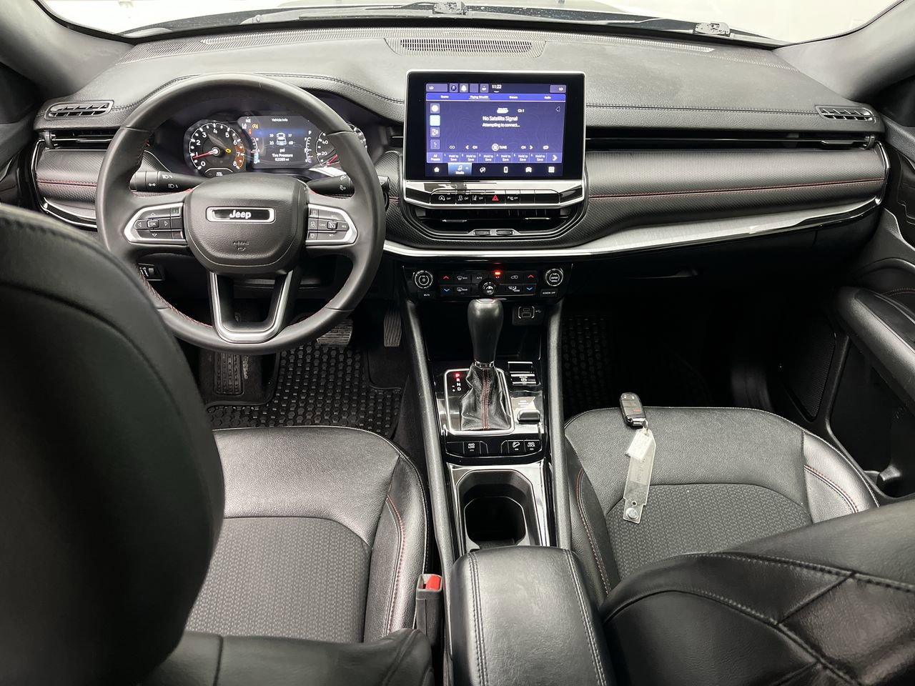 Used 2023 Jeep Compass Trailhawk AWD/4WD image 4