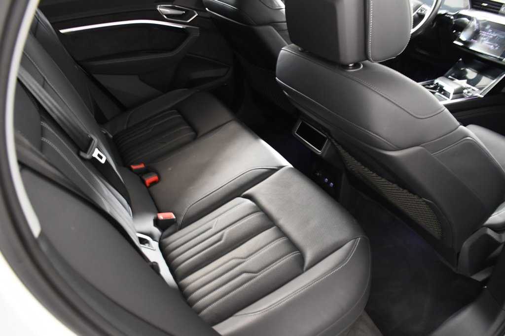 Used 2021 Audi e-tron Prestige w/ Prestige Package image 20