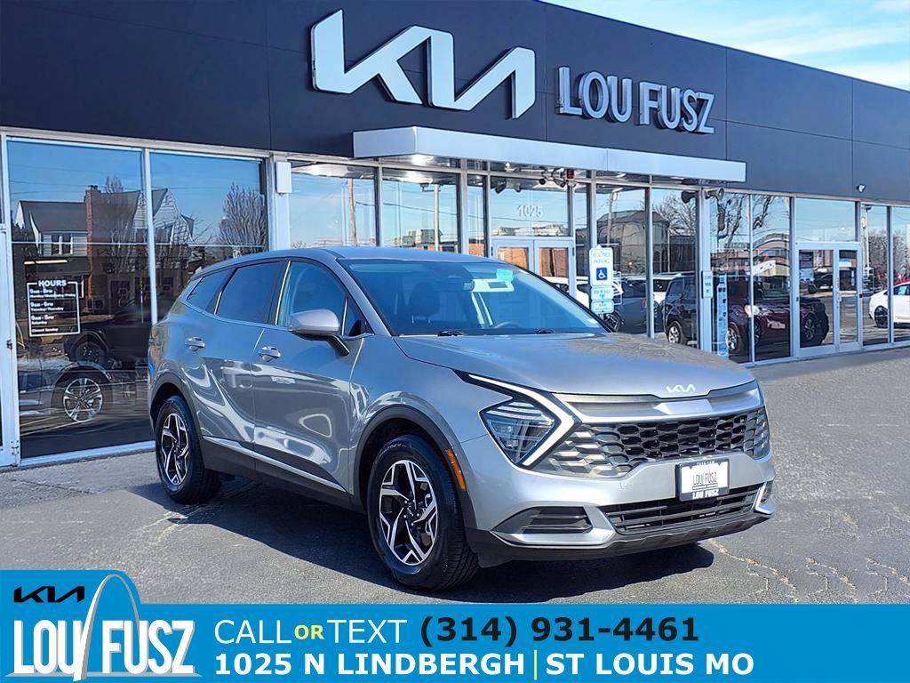 Used 2024 Kia Sportage LX image 1