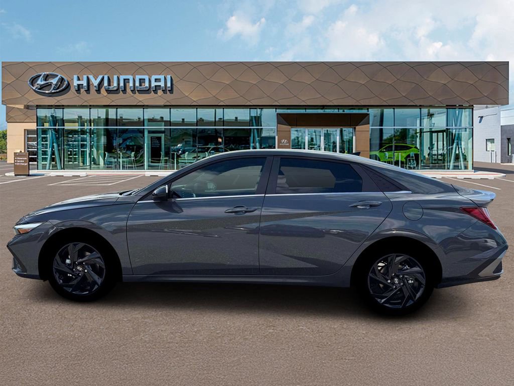 New 2026 Hyundai Elantra SEL Sport image 3