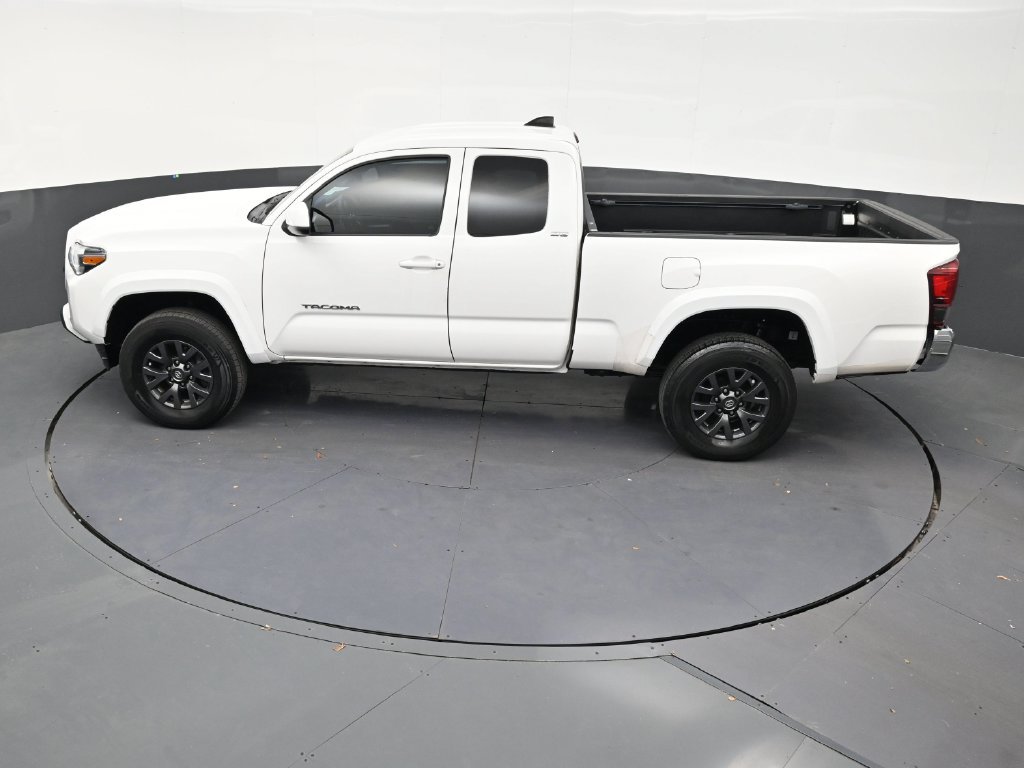 Used 2023 Toyota Tacoma SR5 w/ SR5 Appearance Package RWD image 13