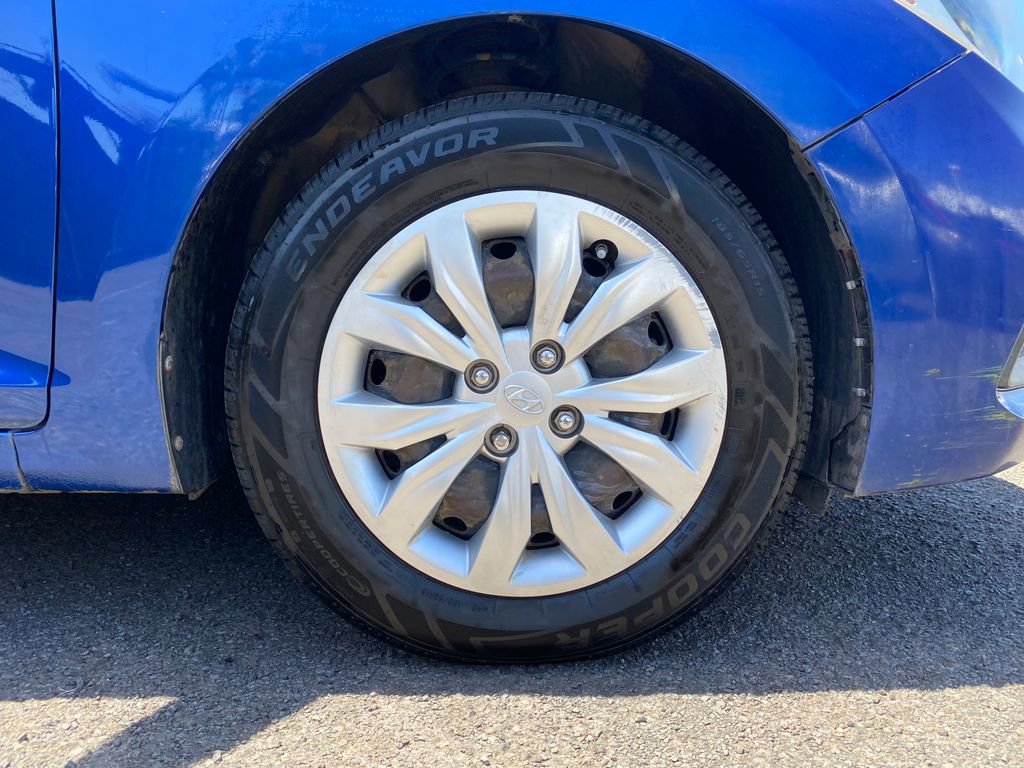 Used 2019 Hyundai Accent SE FWD image 27