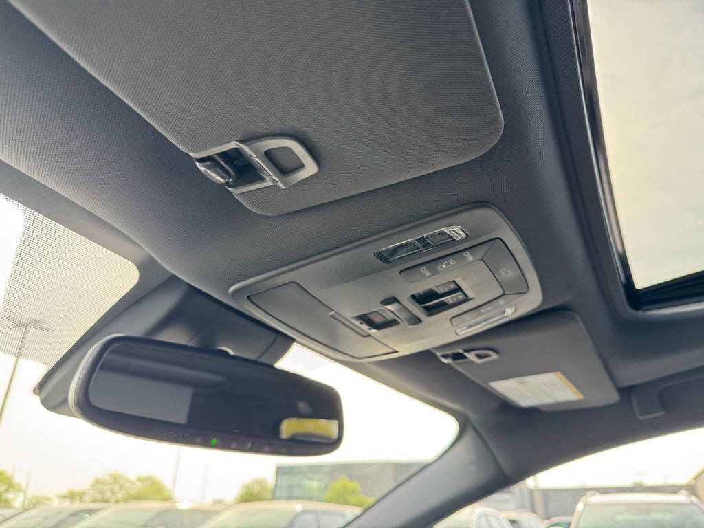 Used 2022 Toyota Sienna XSE image 26
