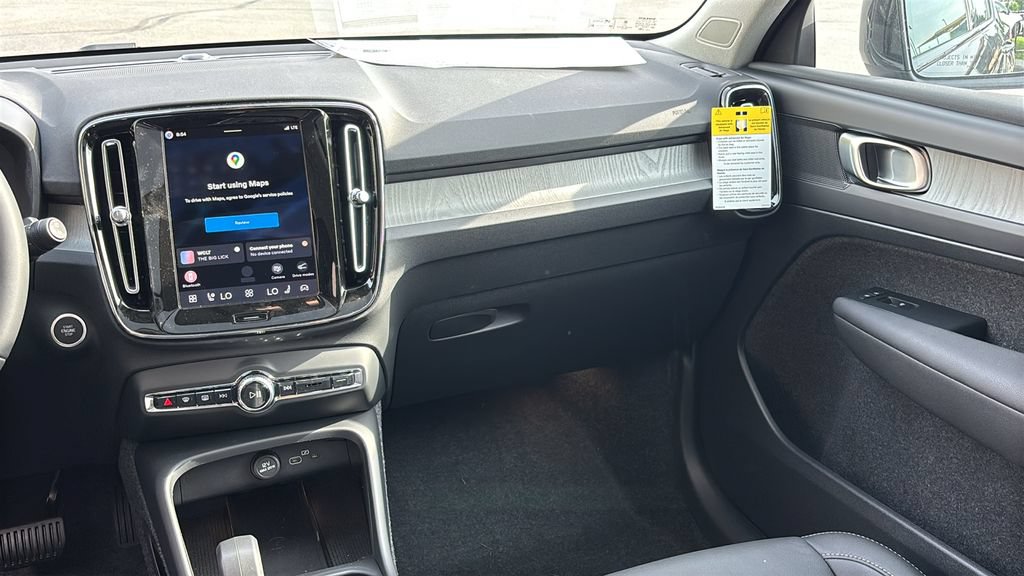 New 2026 Volvo XC40 B5 Core w/ Climate Package AWD/4WD image 8