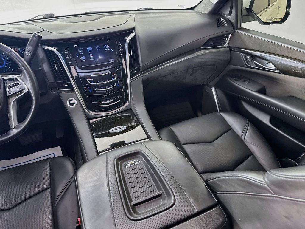 Used 2016 Cadillac Escalade ESV Platinum RWD image 29