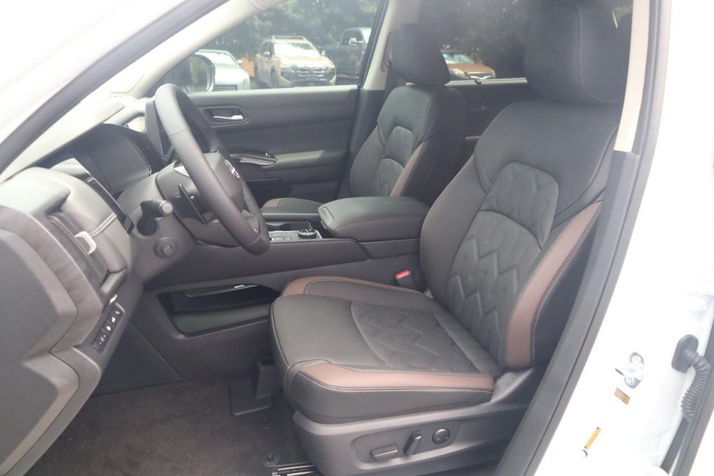 New 2026 Nissan Pathfinder Platinum AWD/4WD image 21