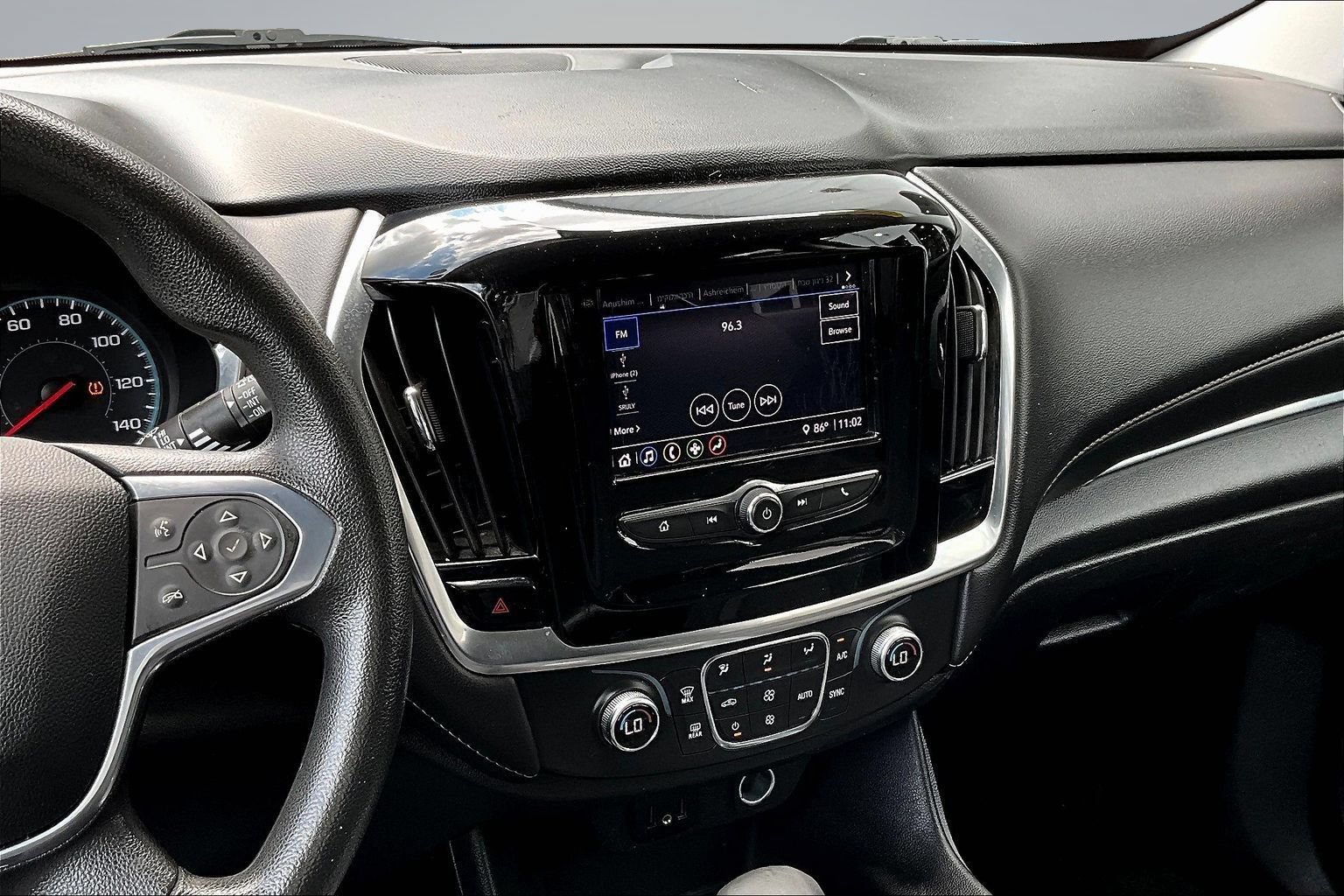 Used 2021 Chevrolet Traverse LS AWD/4WD image 9