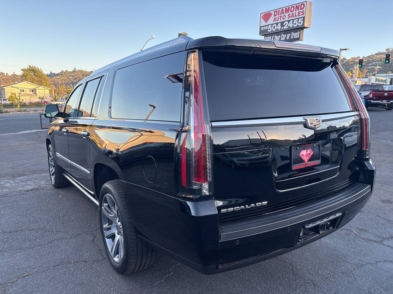 Used 2016 Cadillac Escalade ESV Premium AWD/4WD image 8