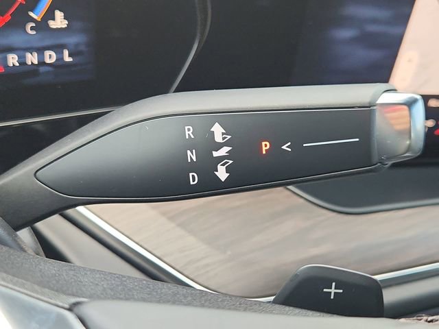 Used 2025 Chevrolet Suburban LS image 16