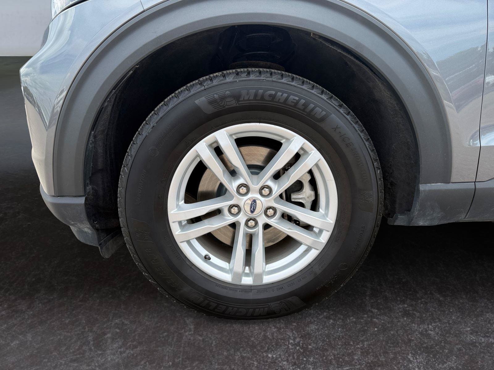 Used 2022 Ford Explorer XLT AWD/4WD image 28