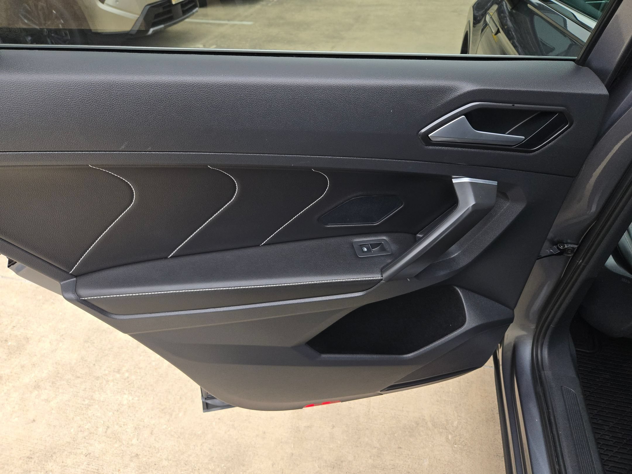 Used 2022 Volkswagen Tiguan SE FWD image 15