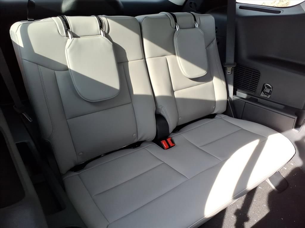 New 2026 Ford Explorer Active w/ Active Comfort Package image 12
