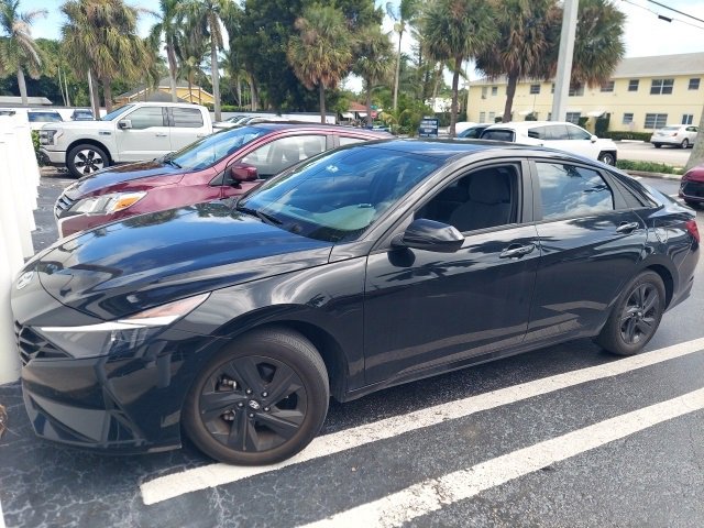 Used 2023 Hyundai Elantra SEL