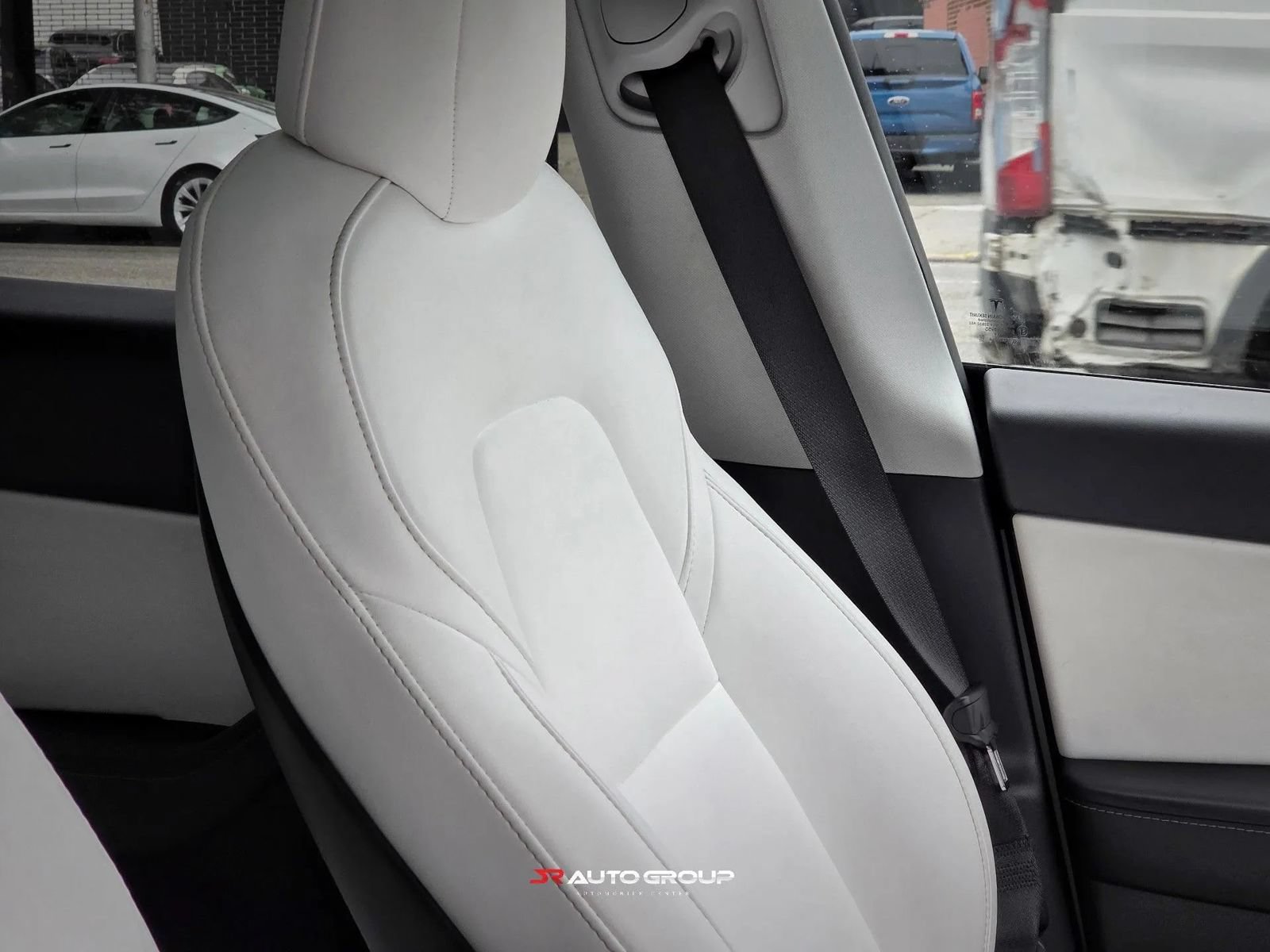 Used 2021 Tesla Model Y Long Range AWD/4WD image 17