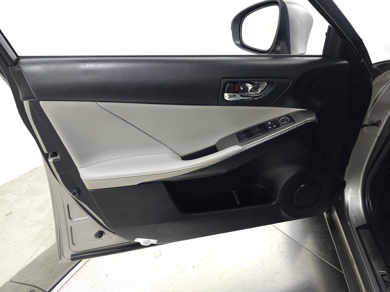 Used 2015 Lexus IS 250 AWD w/ F-Sport Package image 10