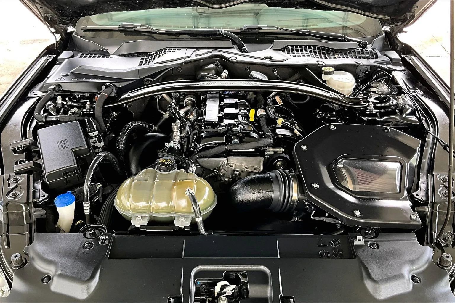 Used 2020 Ford Mustang Premium w/ 2.3L High Performance Package RWD image 26