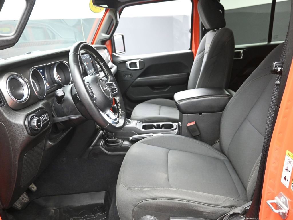 Used 2018 Jeep Wrangler Unlimited Sahara w/ Dual Top Group image 15