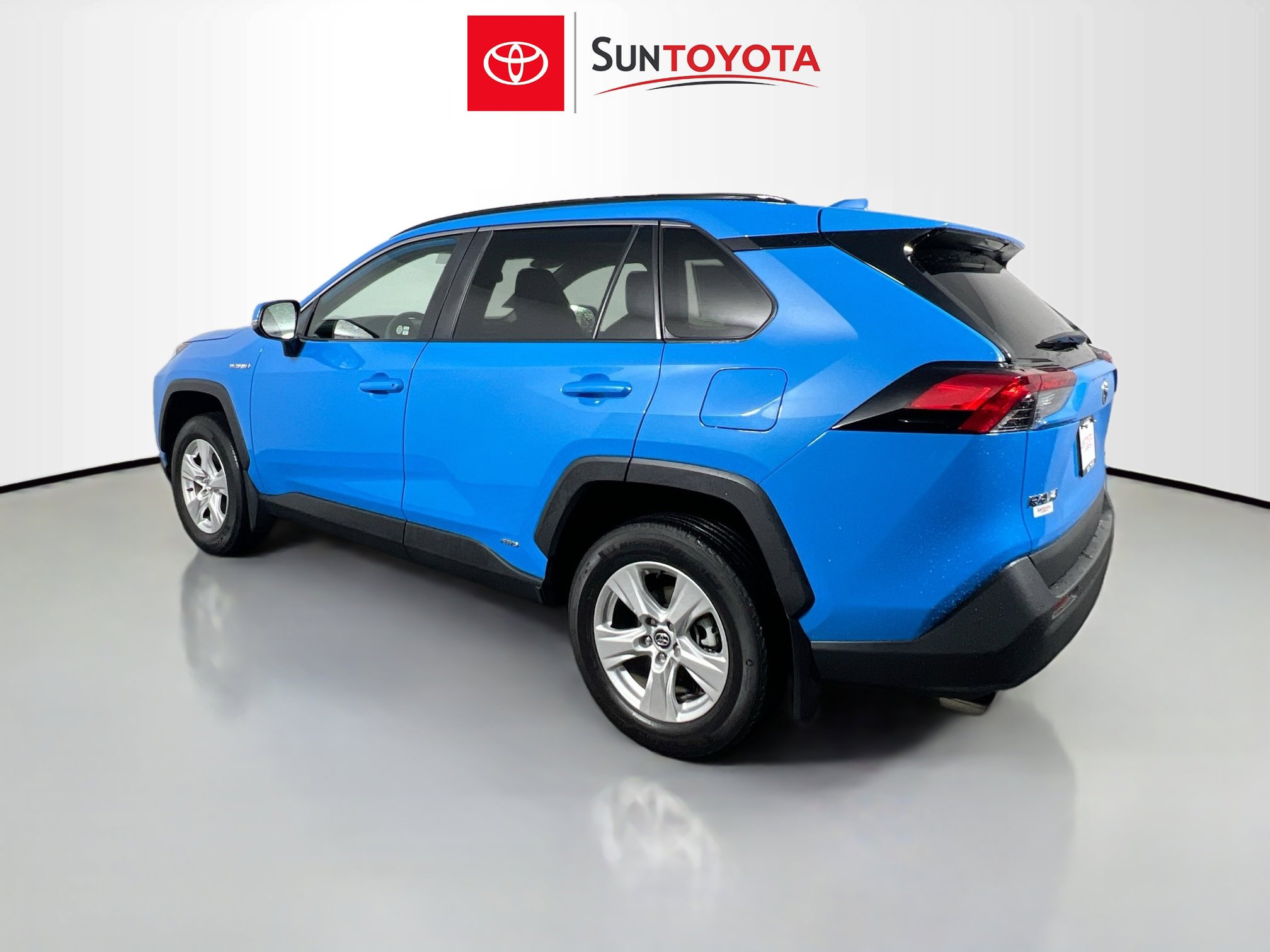 Used 2020 Toyota RAV4 XLE w/ Convenience Package AWD/4WD image 6