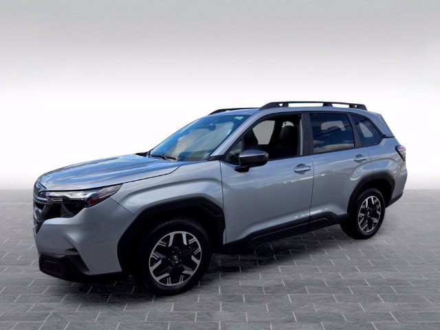 Used 2025 Subaru Forester Premium AWD/4WD image 3