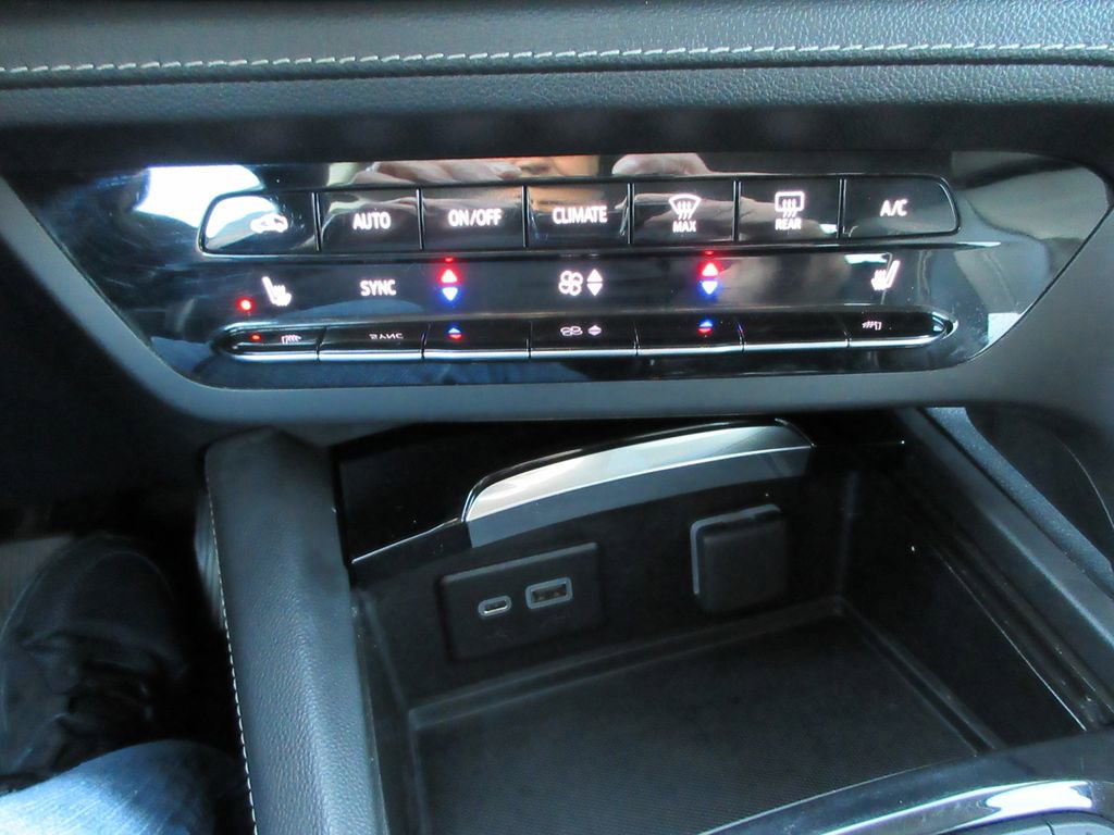 Used 2023 Buick Envision Essence AWD/4WD image 30