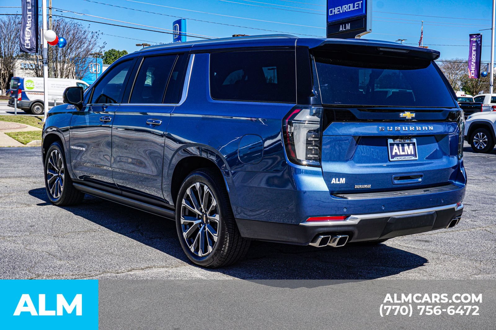 Used 2025 Chevrolet Suburban High Country AWD/4WD image 7